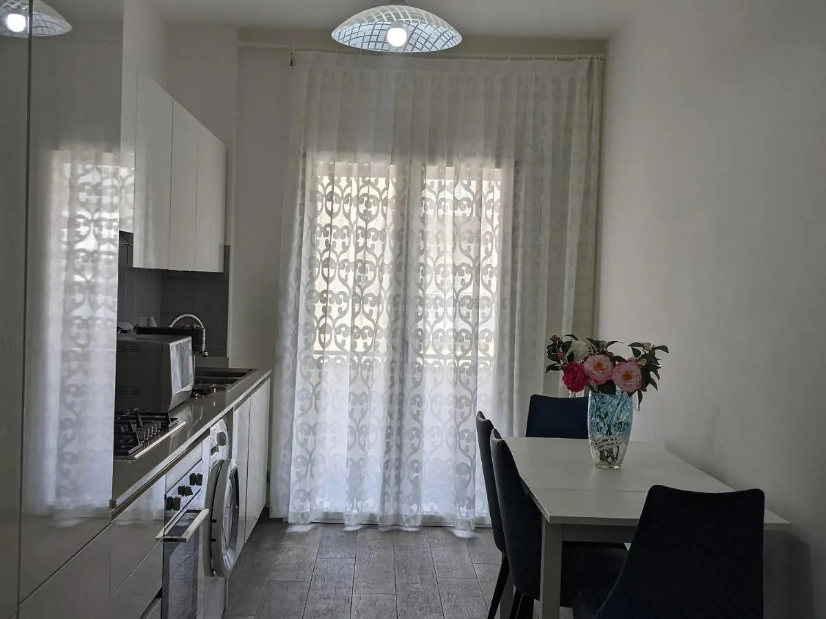 Appartamento Con Tre Stanze Da Letto Apartment
